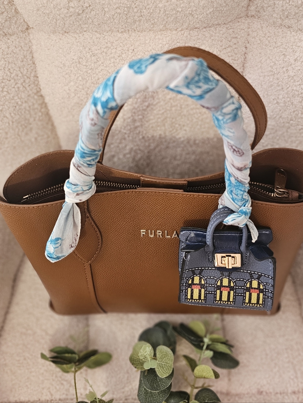 Furla Gorgeous Tote - Picture 5 of 16